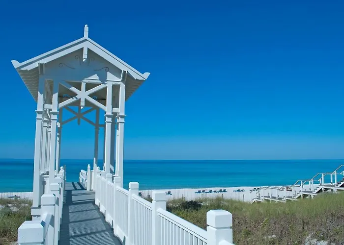 Carillon Beach Inn